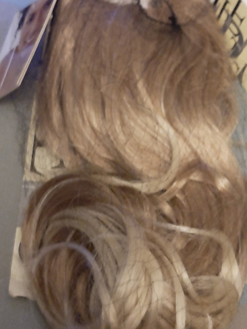 Drawstring Ponytail (Blond) - Picture 3 of 3